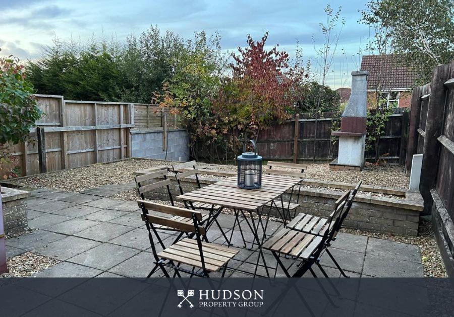 Villa Telford Townhouse With Parking And Garden Exterior foto