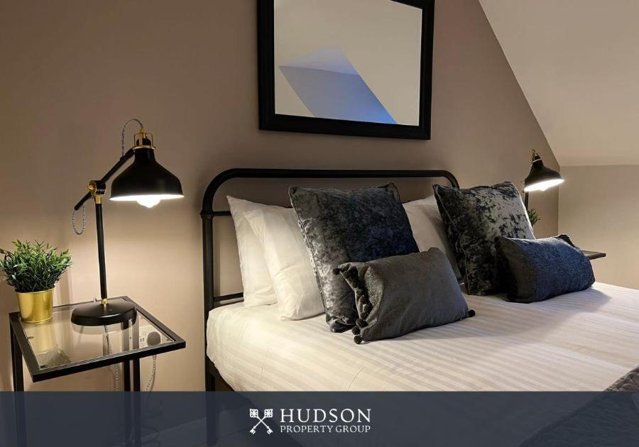 Villa Telford Townhouse With Parking And Garden Exterior foto