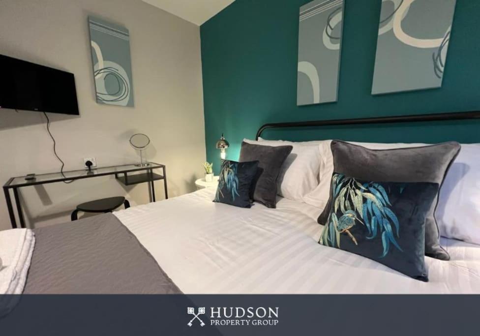 Villa Telford Townhouse With Parking And Garden Exterior foto